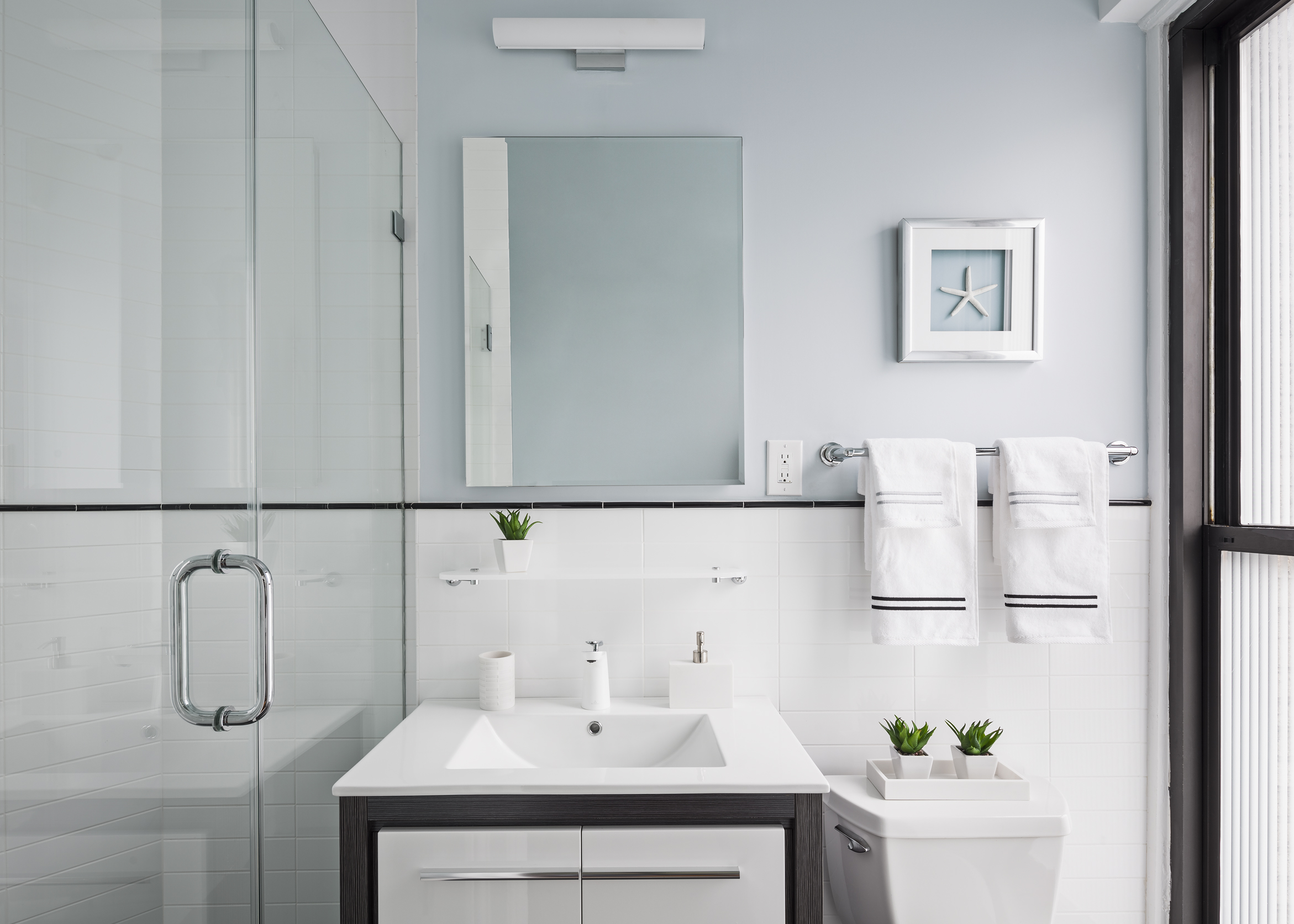 InsideWright_70s_bathroom1.jpg