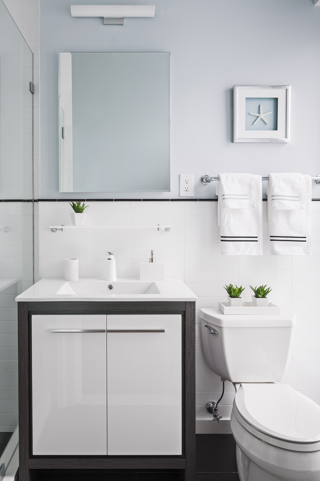 InsideWright_70s_bathroom2.jpg